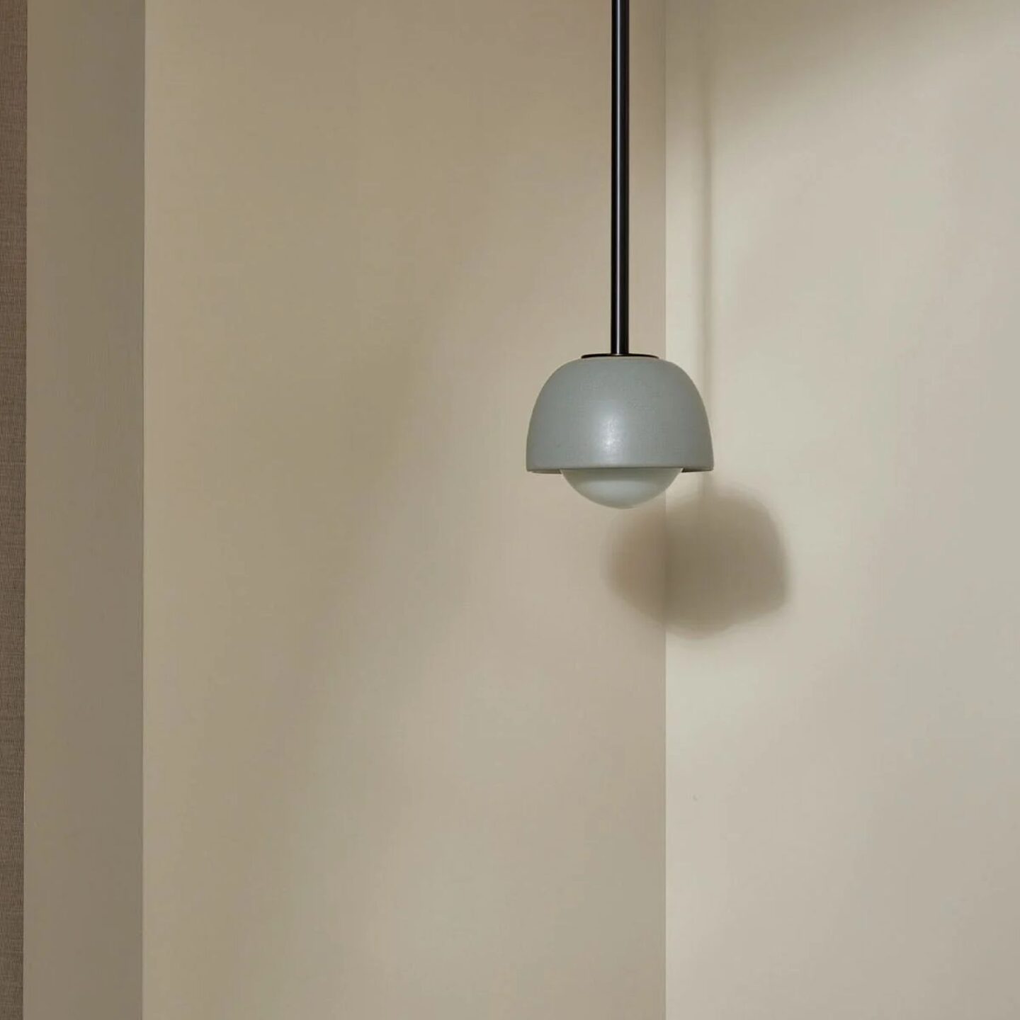 Terra 0 Pendant Light - Solid Rod Fog, Brushed Black